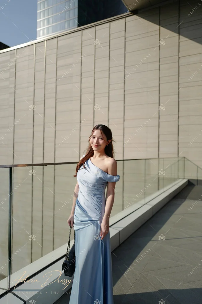 ตัวอย่างชุดโทนฟ้า-เทา จาก Adora Dressy พิษณุโลก ภาพที่ 4