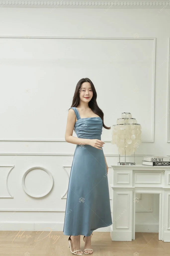 ตัวอย่างชุดโทนฟ้า-เทา จาก Adora Dressy พิษณุโลก ภาพที่ 3