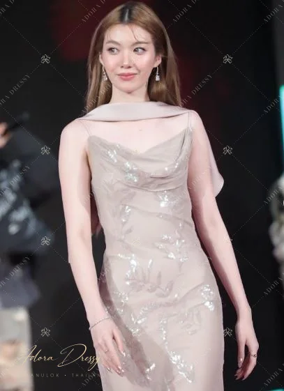 ตัวอย่างชุดโทนน้ำตาล-ทอง จาก Adora Dressy พิษณุโลก ภาพที่ 151