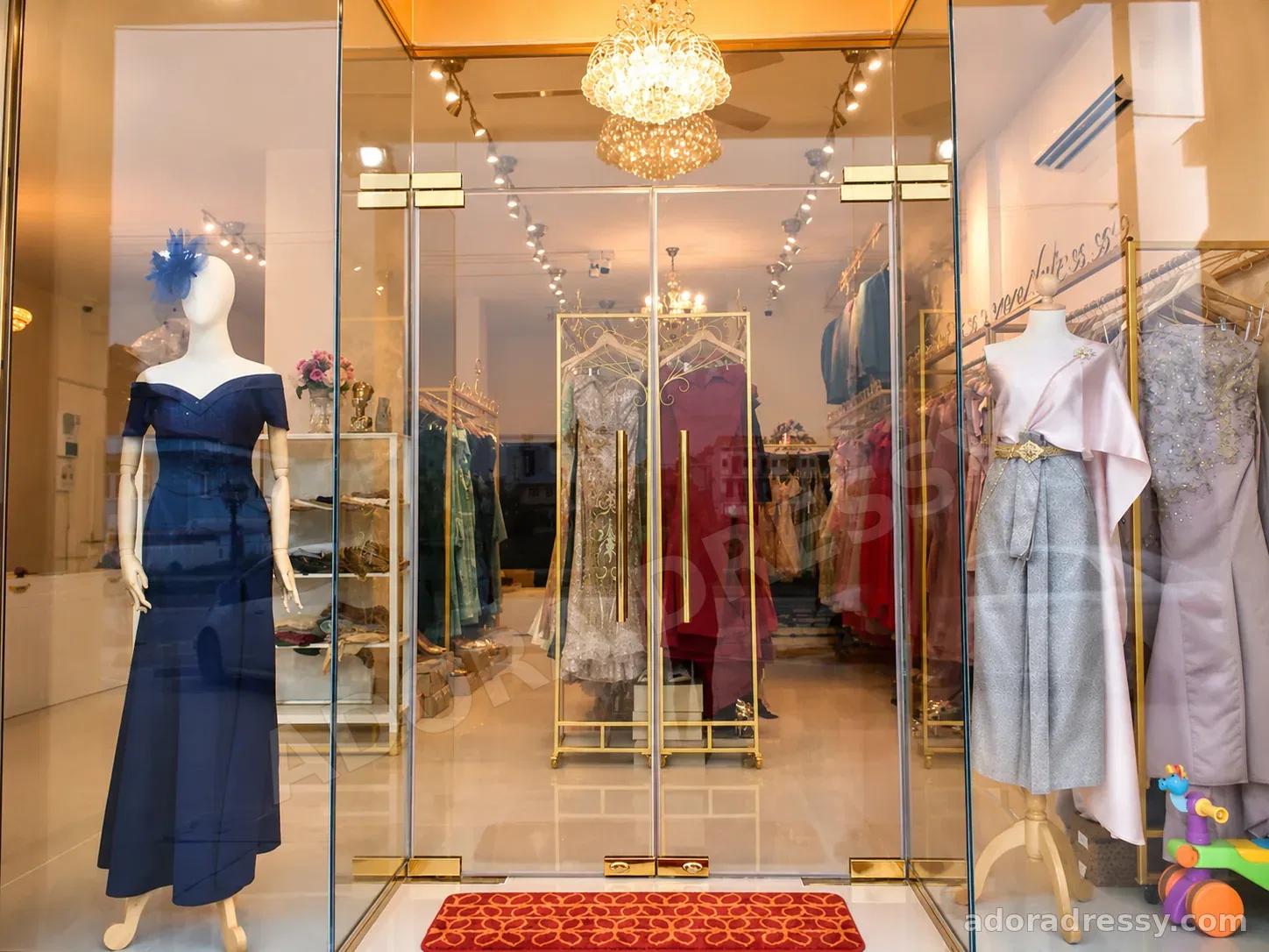 ทางเข้าร้าน Adora Dressy พิษณุโลก
